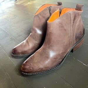 Marrochi Sanchez brown distressed ankle boots size 8 or 39 made in Spain